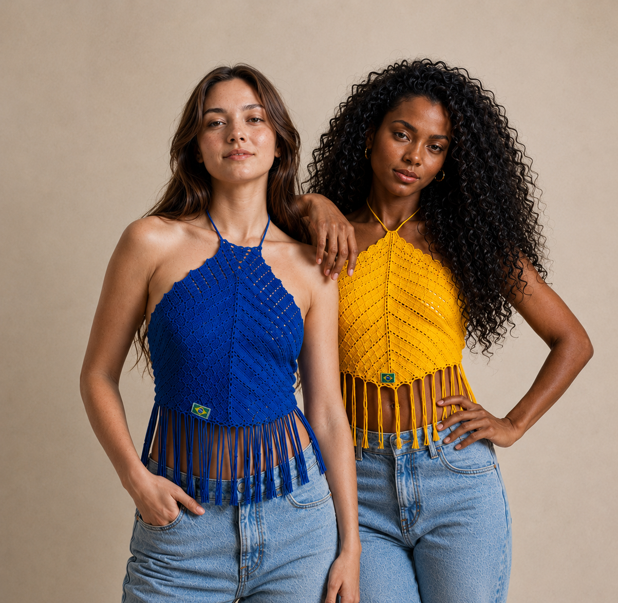 Modelos com peças em crochê oseucro — banadana e bag